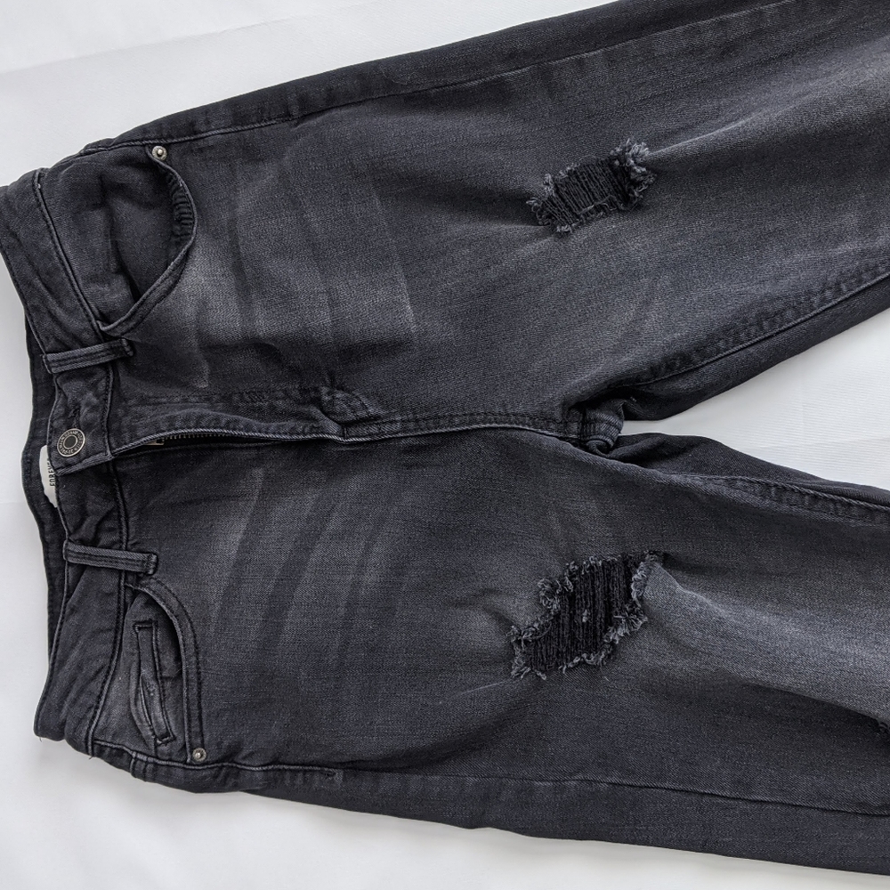 🌿HIGH RISE DISTRESSED JEANS🌿 - Picture 6 of 8